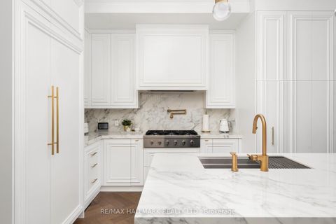 Photo 12 at 263 Linsmore Crescent, East York, Toronto