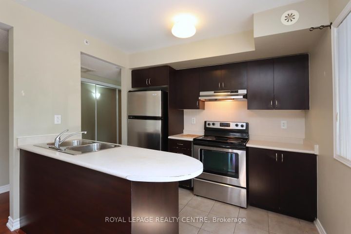 Photo 8 at 103 - 5100 Winston Churchill Boulevard, Churchill Meadows, Mississauga