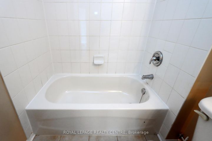 Photo 17 at 103 - 5100 Winston Churchill Boulevard, Churchill Meadows, Mississauga