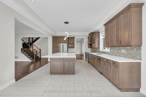 Photo 5 at 3175 Daniel Way, GO Glenorchy, Oakville