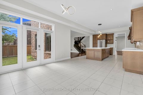 Photo 10 at 3175 Daniel Way, GO Glenorchy, Oakville