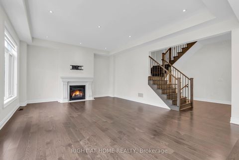 Photo 15 at 3175 Daniel Way, GO Glenorchy, Oakville