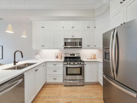 Photo 7 at 31 Tompkins Mews, The Beaches, Toronto
