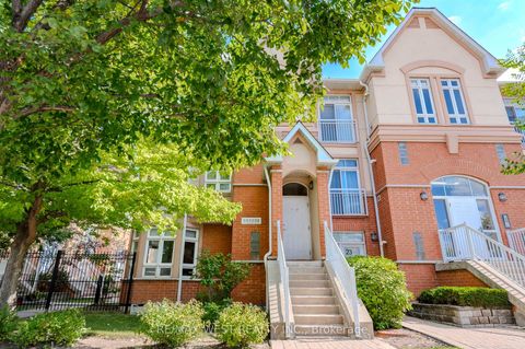 Photo 1 at 28 - 9 Pine Street, Weston, Toronto