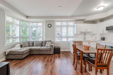 Photo 3 at 28 - 9 Pine Street, Weston, Toronto