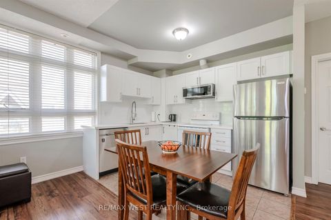 Photo 10 at 28 - 9 Pine Street, Weston, Toronto