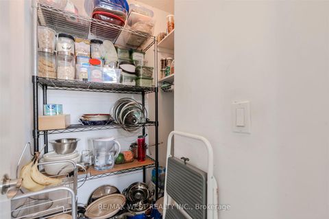 Photo 14 at 28 - 9 Pine Street, Weston, Toronto