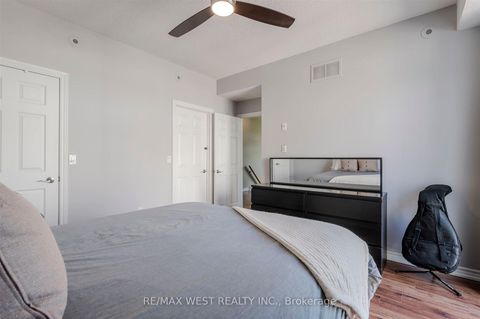 Photo 18 at 28 - 9 Pine Street, Weston, Toronto