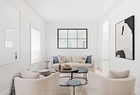 Photo 15 at 59 Water Garden Lane, Sonoma Heights, Vaughan
