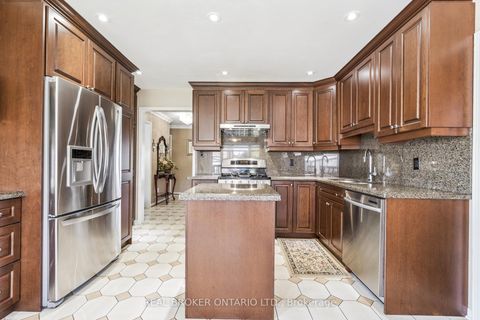Photo 13 at 435 Aberdeen Avenue, East Woodbridge, Vaughan