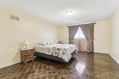 Photo 21 at 435 Aberdeen Avenue, East Woodbridge, Vaughan