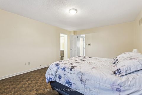 Photo 23 at 435 Aberdeen Avenue, East Woodbridge, Vaughan