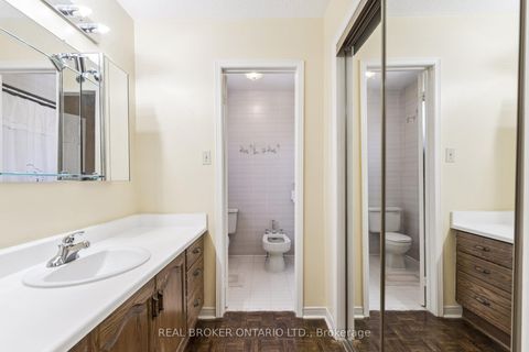 Photo 24 at 435 Aberdeen Avenue, East Woodbridge, Vaughan
