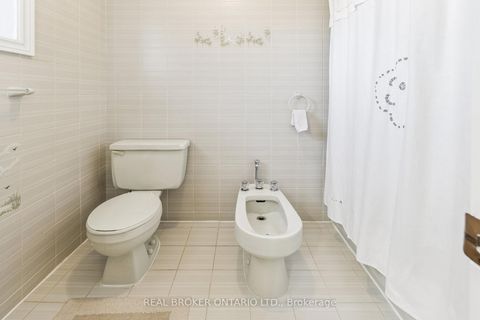 Photo 25 at 435 Aberdeen Avenue, East Woodbridge, Vaughan