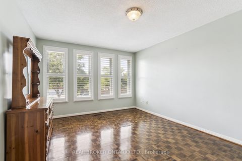 Photo 32 at 435 Aberdeen Avenue, East Woodbridge, Vaughan