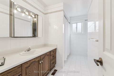 Photo 35 at 435 Aberdeen Avenue, East Woodbridge, Vaughan