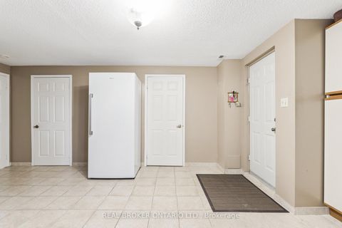 Photo 37 at 435 Aberdeen Avenue, East Woodbridge, Vaughan
