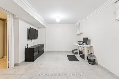 Photo 39 at 435 Aberdeen Avenue, East Woodbridge, Vaughan