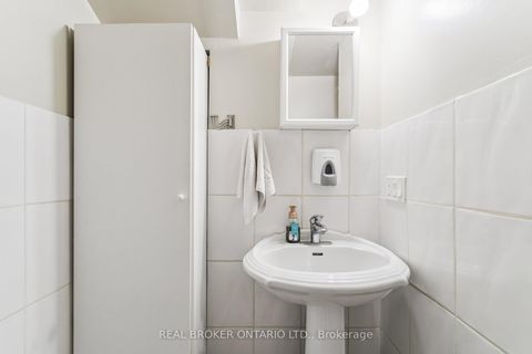 Photo 42 at 435 Aberdeen Avenue, East Woodbridge, Vaughan