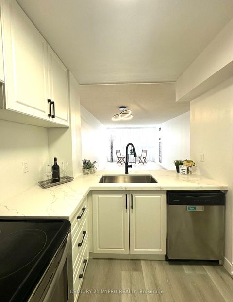 Photo 3 at 517 - 3050 Ellesmere Road, Morningside, Toronto