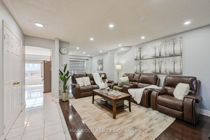 Photo 3 at 101 Beaconsfield Avenue, Fletcher's West, Brampton