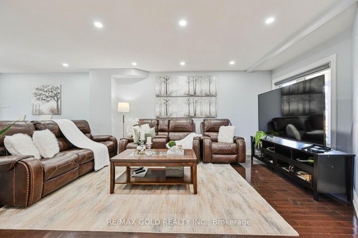 Photo 4 at 101 Beaconsfield Avenue, Fletcher's West, Brampton
