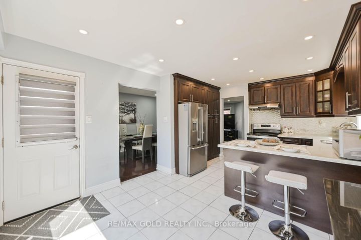 Photo 14 at 101 Beaconsfield Avenue, Fletcher's West, Brampton