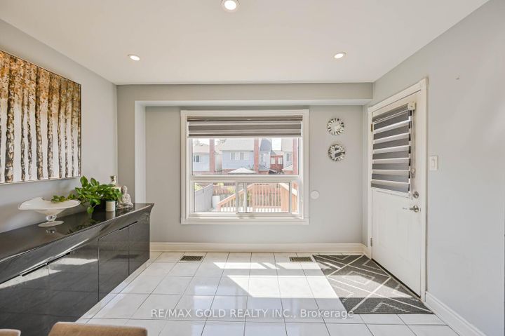 Photo 15 at 101 Beaconsfield Avenue, Fletcher's West, Brampton