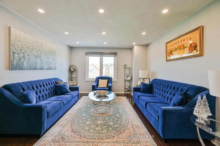 Photo 19 at 101 Beaconsfield Avenue, Fletcher's West, Brampton