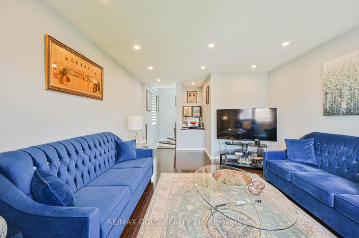 Photo 21 at 101 Beaconsfield Avenue, Fletcher's West, Brampton