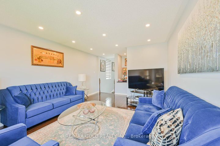 Photo 22 at 101 Beaconsfield Avenue, Fletcher's West, Brampton
