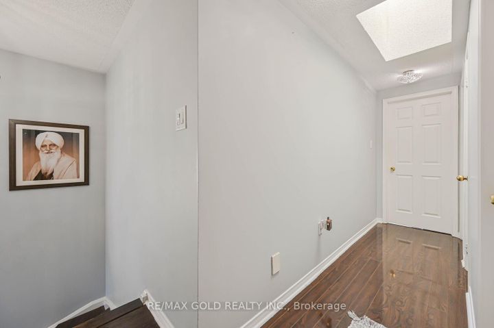 Photo 25 at 101 Beaconsfield Avenue, Fletcher's West, Brampton
