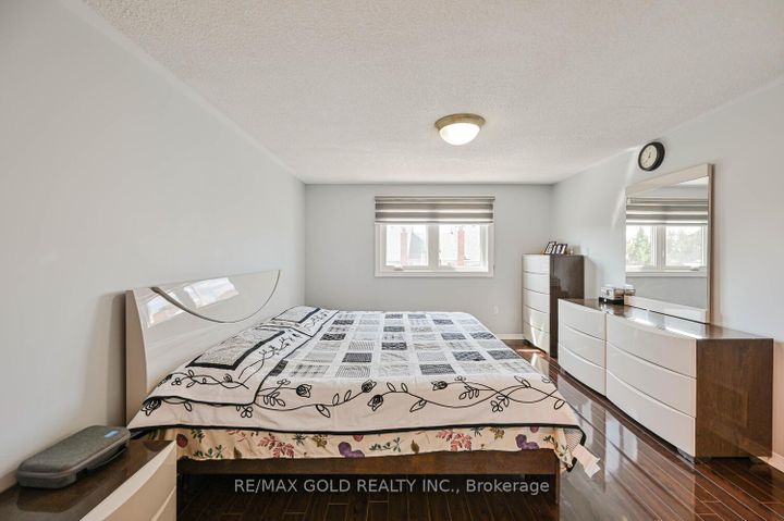 Photo 27 at 101 Beaconsfield Avenue, Fletcher's West, Brampton