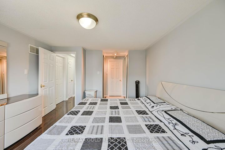 Photo 28 at 101 Beaconsfield Avenue, Fletcher's West, Brampton