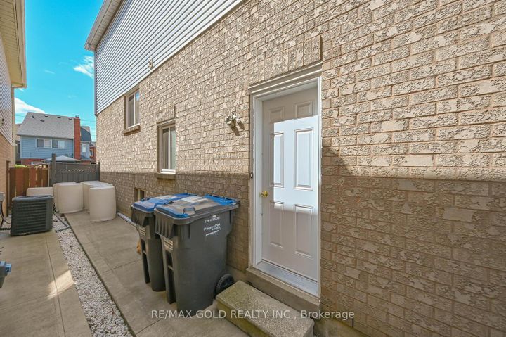 Photo 37 at 101 Beaconsfield Avenue, Fletcher's West, Brampton