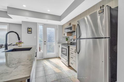 Photo 12 at 61 - 2315 Sheppard Avenue W, Pelmo Park W5, Toronto