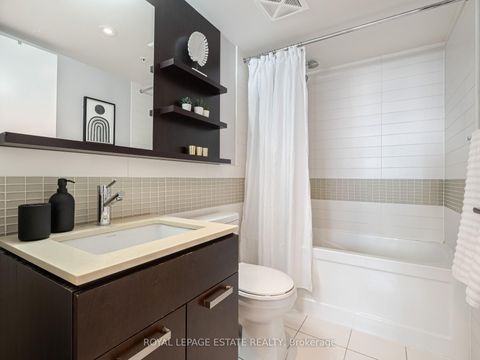 Photo 15 at 313 - 295 Adelaide Street W, Waterfront Communities C1, Toronto