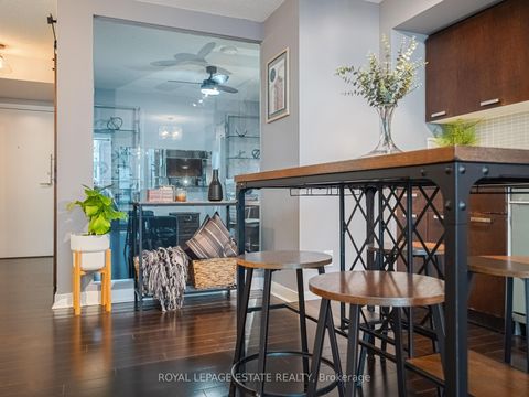 Photo 18 at 313 - 295 Adelaide Street W, Waterfront Communities C1, Toronto