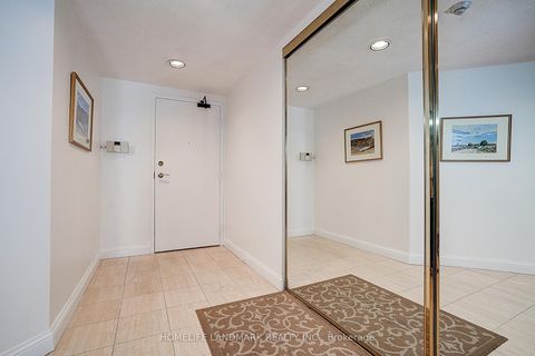 Photo 4 at 503 - 130 Carlton Street, South St. James Town, Toronto