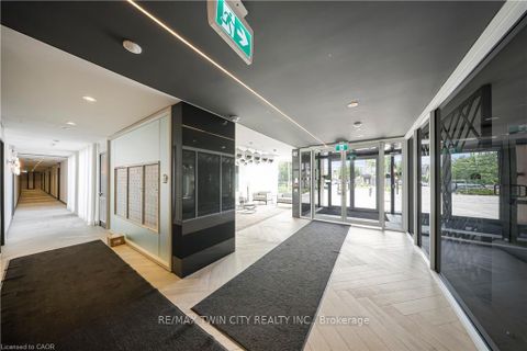 Photo 2 at 214 - 168 SABINA Drive, GO Glenorchy, Oakville