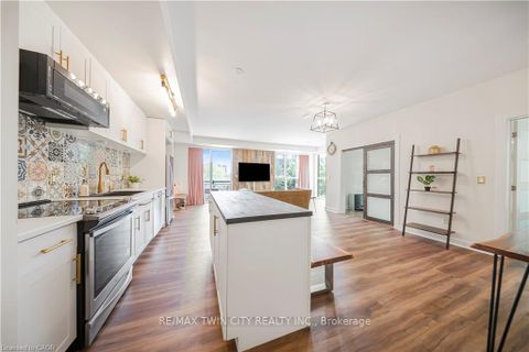 Photo 9 at 214 - 168 SABINA Drive, GO Glenorchy, Oakville