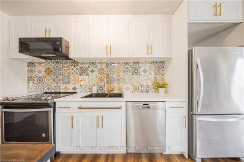 Photo 11 at 214 - 168 SABINA Drive, GO Glenorchy, Oakville