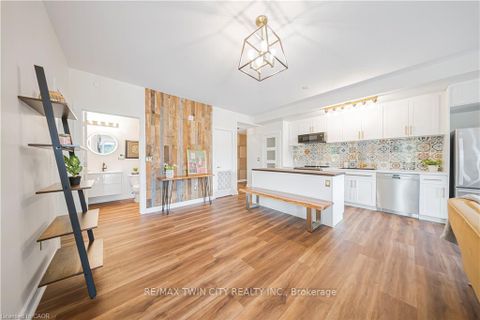Photo 14 at 214 - 168 SABINA Drive, GO Glenorchy, Oakville
