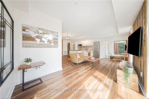Photo 17 at 214 - 168 SABINA Drive, GO Glenorchy, Oakville