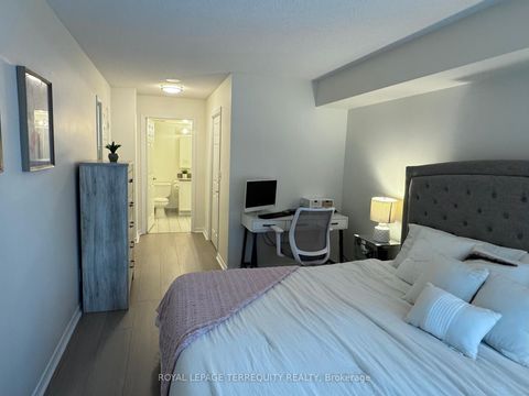 Photo 4 at 812 - 185 Oneida Crescent, Langstaff, Richmond Hill