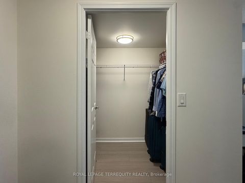 Photo 6 at 812 - 185 Oneida Crescent, Langstaff, Richmond Hill