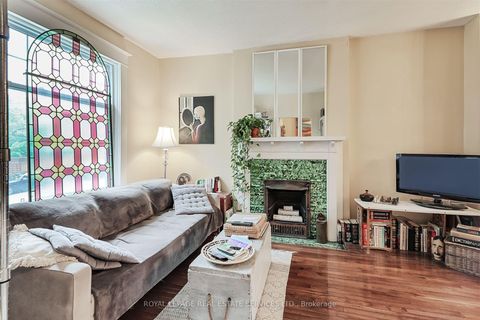 Photo 5 at 93 Medland Crescent, High Park North, Toronto