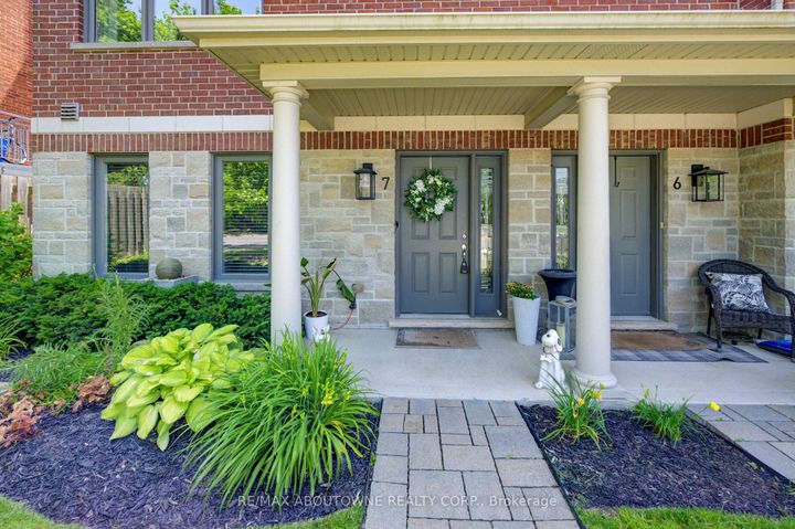 Photo 1 at 7 - 44 Flamboro Street, Waterdown, Hamilton