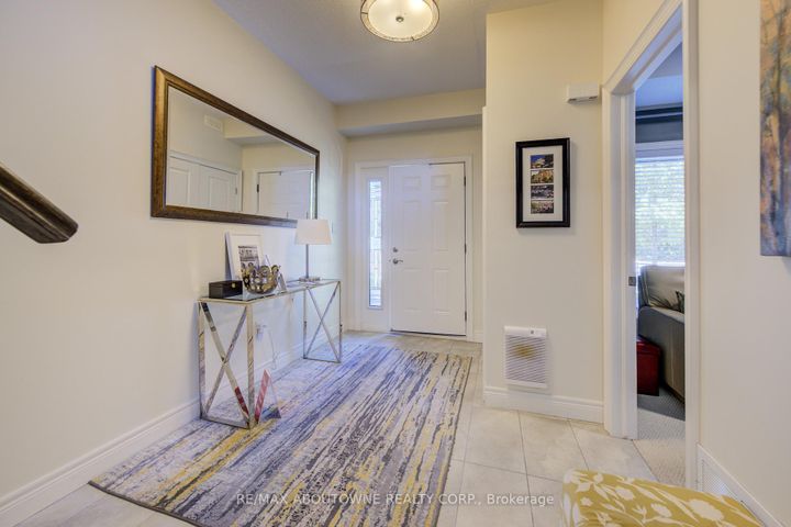 Photo 2 at 7 - 44 Flamboro Street, Waterdown, Hamilton