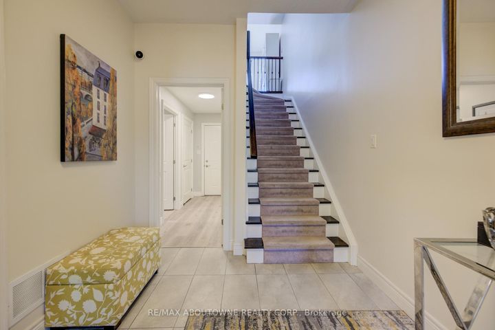 Photo 6 at 7 - 44 Flamboro Street, Waterdown, Hamilton